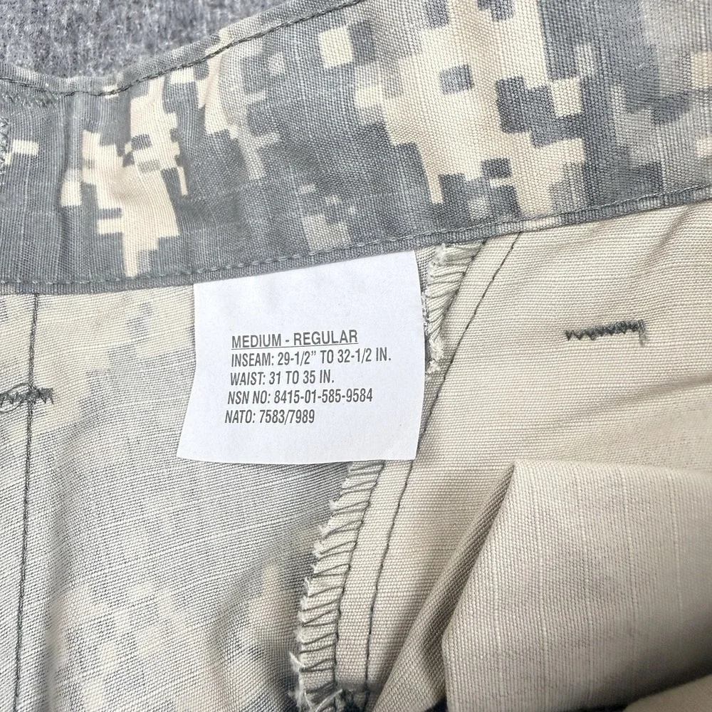US Military Combat FR Pants Medium Trousers Digital Camo Flame Resistant Army
